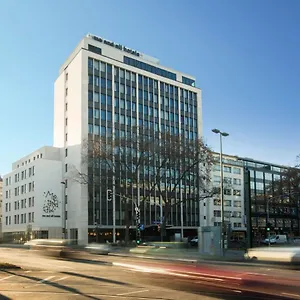 https://me-and-all-hotel-duesseldorf.topcolognehotels.com